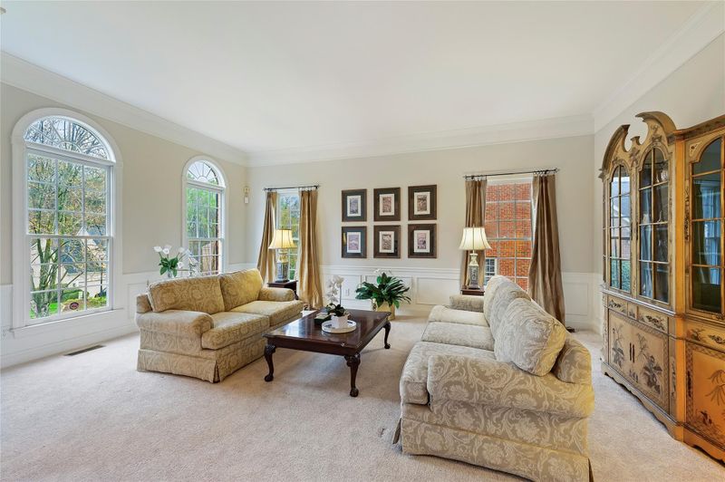 5519 Piper Glen Dr, Charlotte, NC 28277
