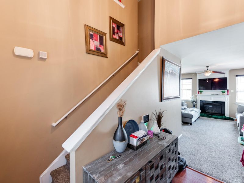907 Old Forester Ln, Charlotte, NC 28214