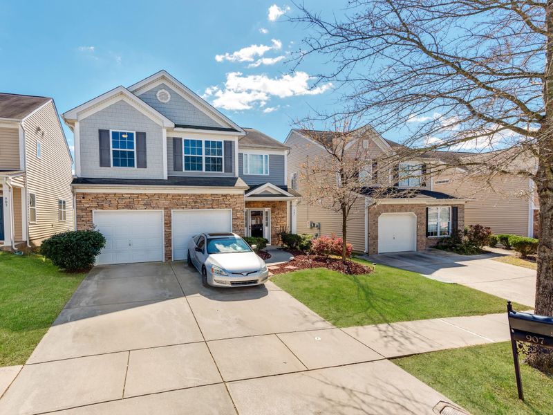 907 Old Forester Ln, Charlotte, NC 28214