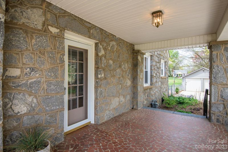 608 S College Ave, Newton, NC 28658