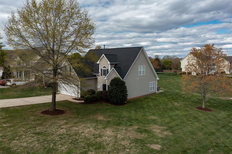 4990 Abernethy Park Dr, Hickory, NC 28602
