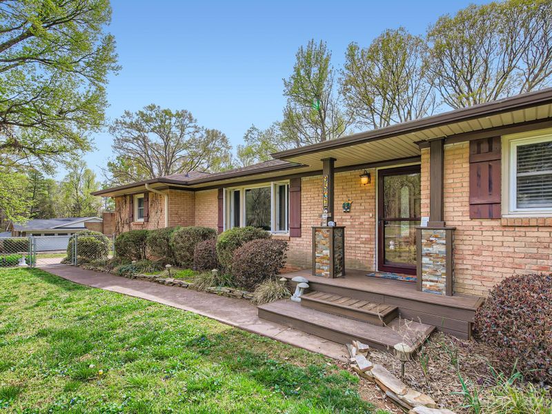 9507 Brenda Ann Rd, Charlotte, NC 28214