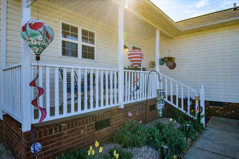 3800 River Rd, Hickory, NC 28602