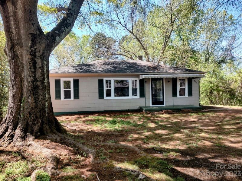 800 13th Ave SE, Hickory, NC 28602