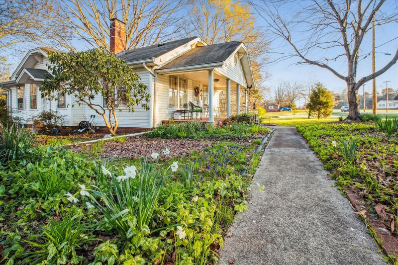 2135 Old Conover Startown Rd, Newton, NC 28658
