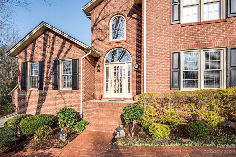 6499 Willowbottom Rd, Hickory, NC 28602