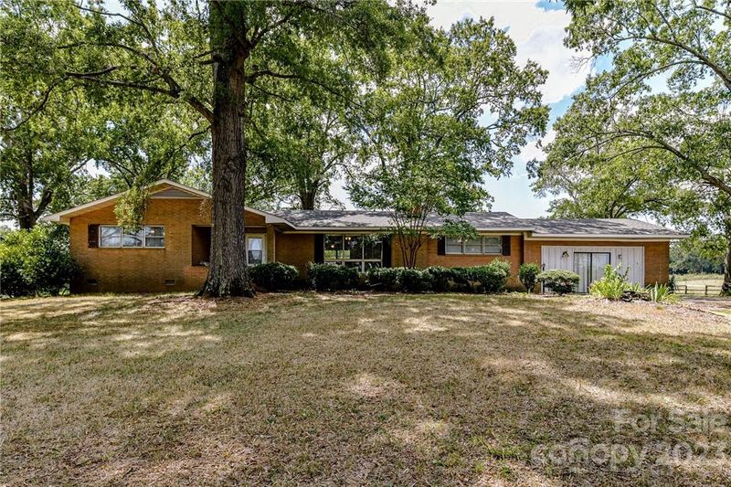 6308 Indian Trail Fairview Rd, Hemby Bridge, NC 28079
