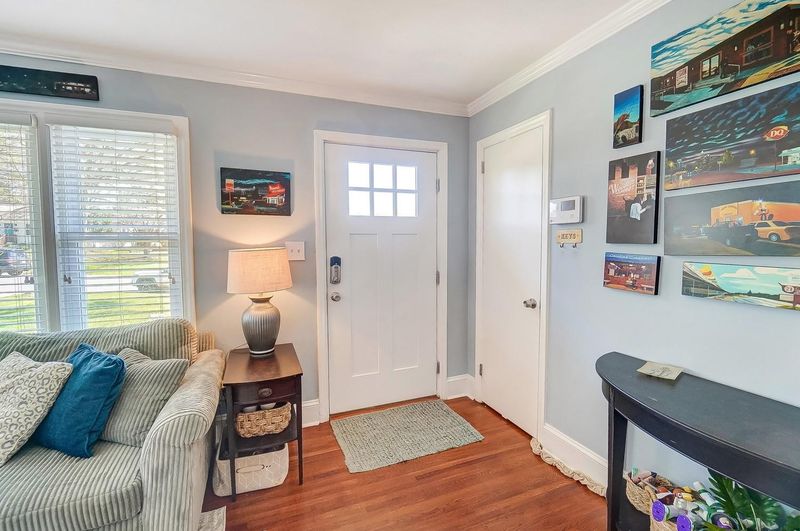 4301 Winfield Dr, Charlotte, NC 28205