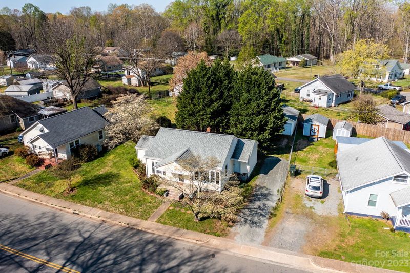 1007 N Main St #3, Lowell, NC 28098