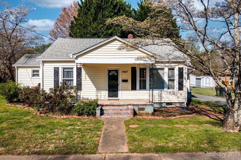 1007 N Main St #3, Lowell, NC 28098