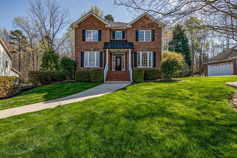 8027 Rittenhouse Cir, Charlotte, NC 28270