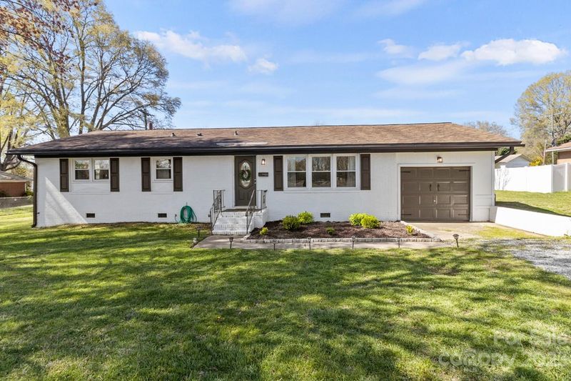 963 E Iredell Ave, Mooresville, NC 28115