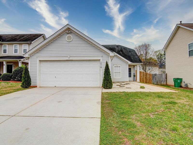 2818 Cartesian Dr, Charlotte, NC 28214