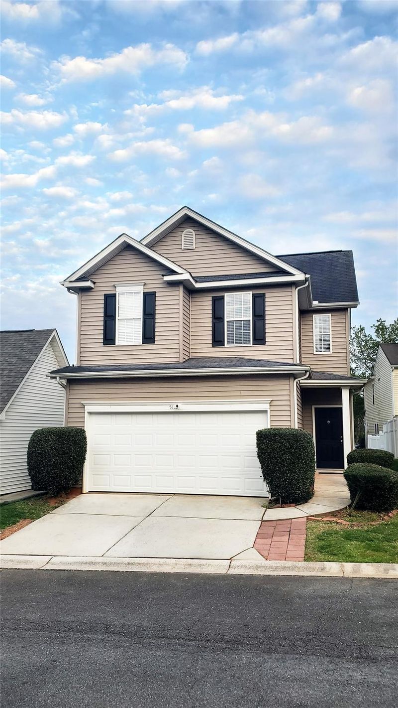 5112 Snowdrop Dr, Charlotte, NC 28215