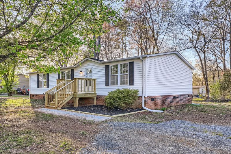 2874 Durango St, Claremont, NC 28610