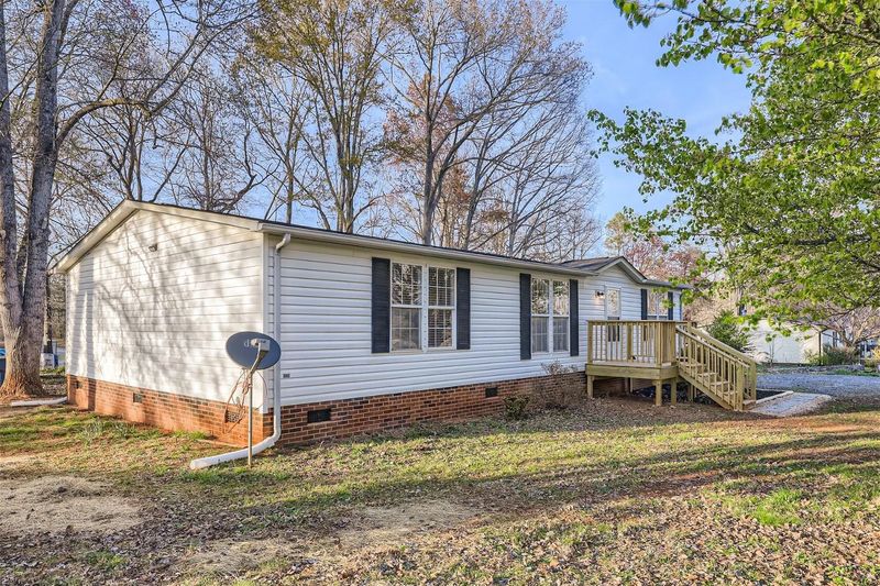 2874 Durango St, Claremont, NC 28610