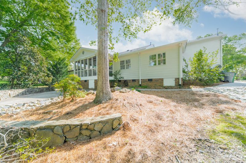5616 Merrymount Dr, Charlotte, NC 28226