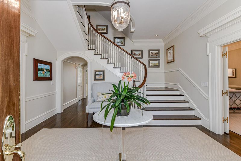 837 Harvard Pl, Charlotte, NC 28207