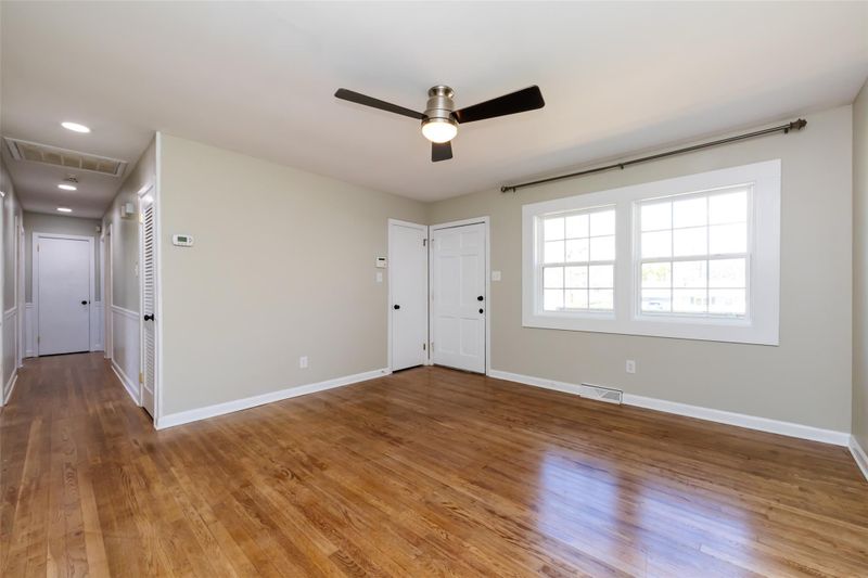 206 White Oak Ln, Matthews, NC 28104