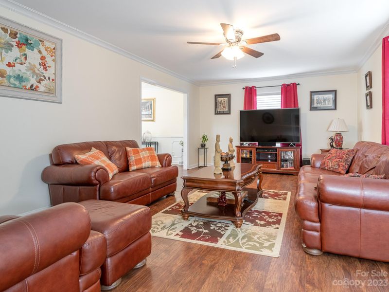 2003 Saratoga Dr, Gastonia, NC 28056