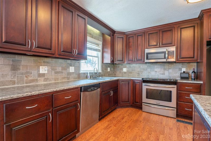 3619 Heather Ln, Gastonia, NC 28056