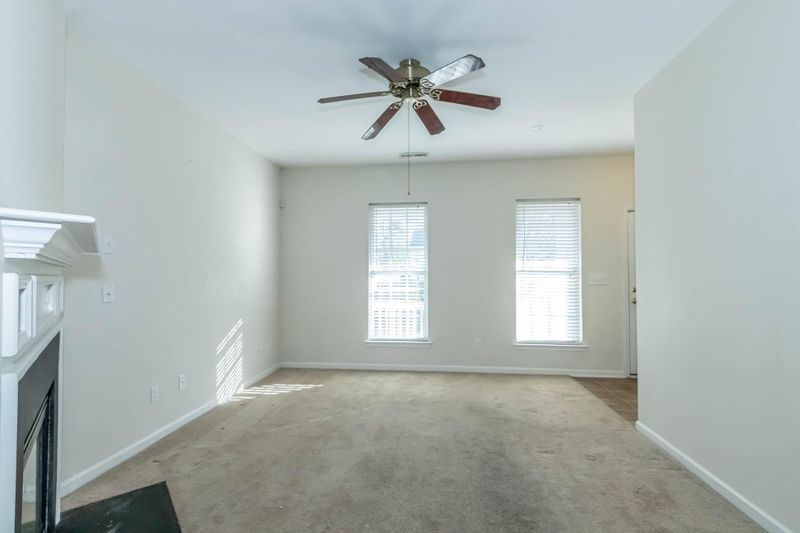 1524 Peaceful Way Dr, Charlotte, NC 28206