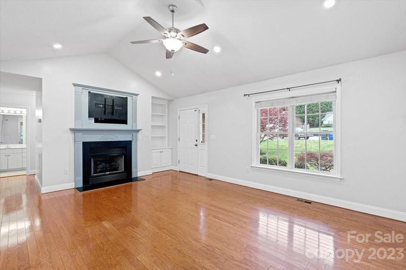 707 Braemore Ct, Conover, NC 28613