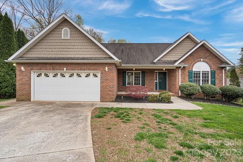 707 Braemore Ct, Conover, NC 28613