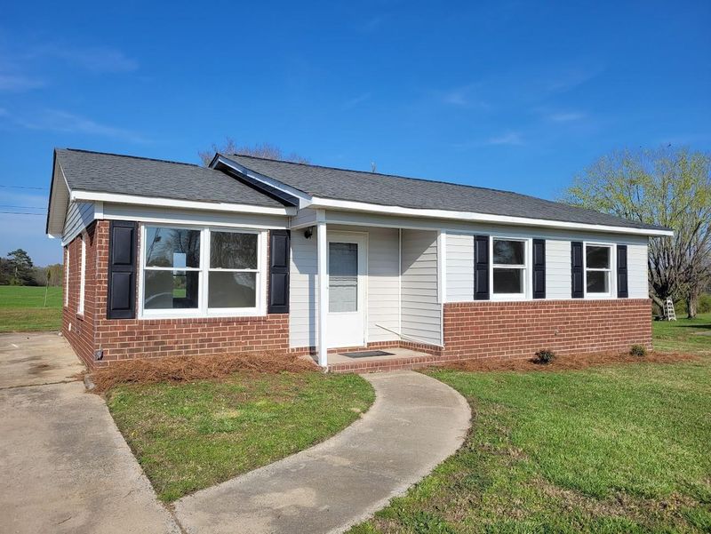 832 Lakeview Dr, Marshville, NC 28103