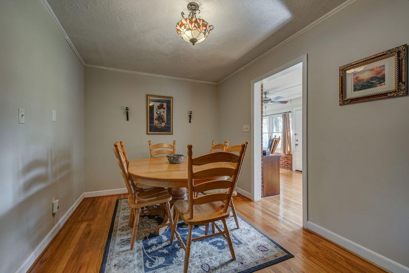203 N Pine St, Lowell, NC 28098