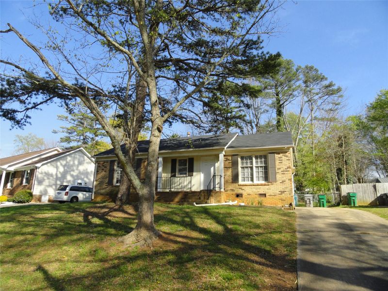4715 Farm Pond Ln, Charlotte, NC 28212