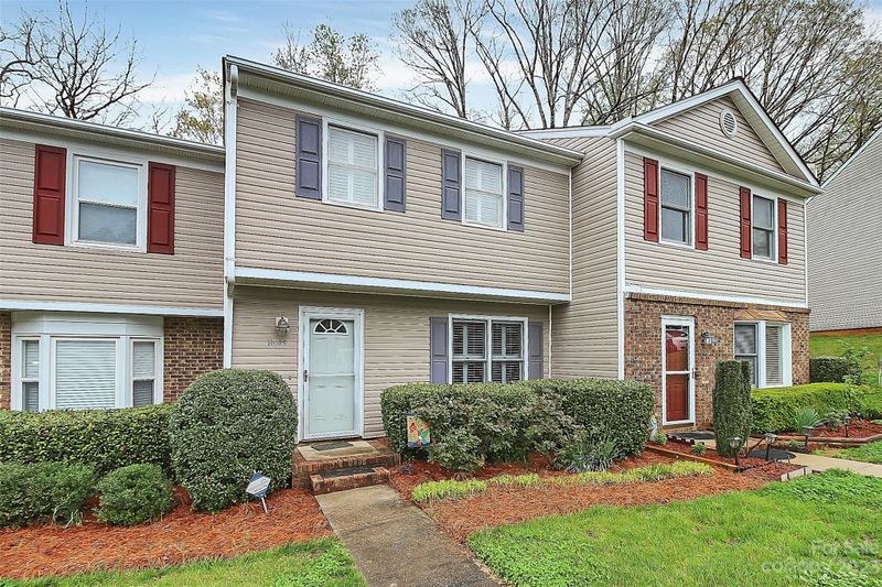 8409 Rust Wood Pl, Charlotte, NC 28227