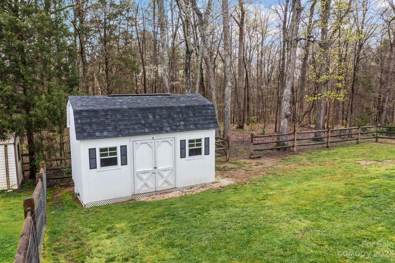 240 Forest Pond Rd, Kannapolis, NC 28083