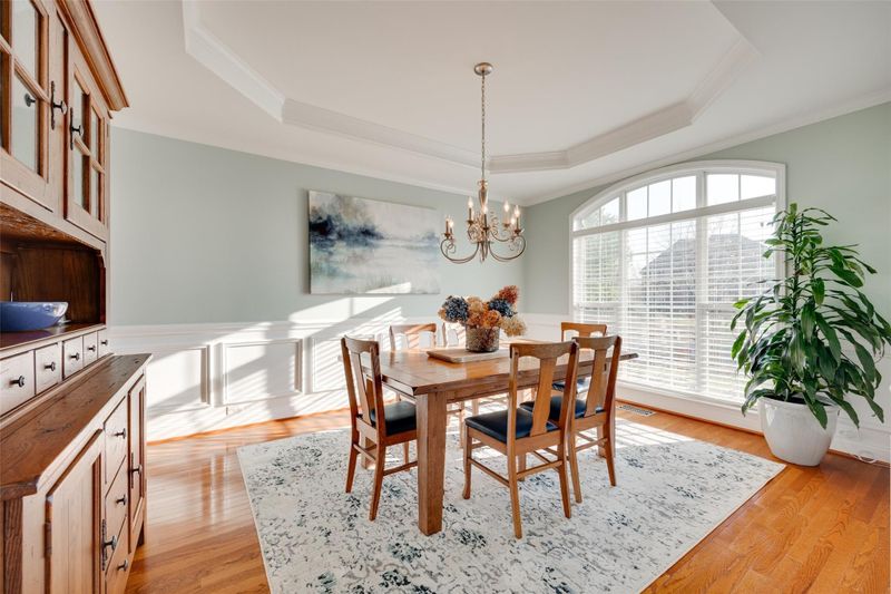 1601 Emerald Lake Dr, Matthews, NC 28104