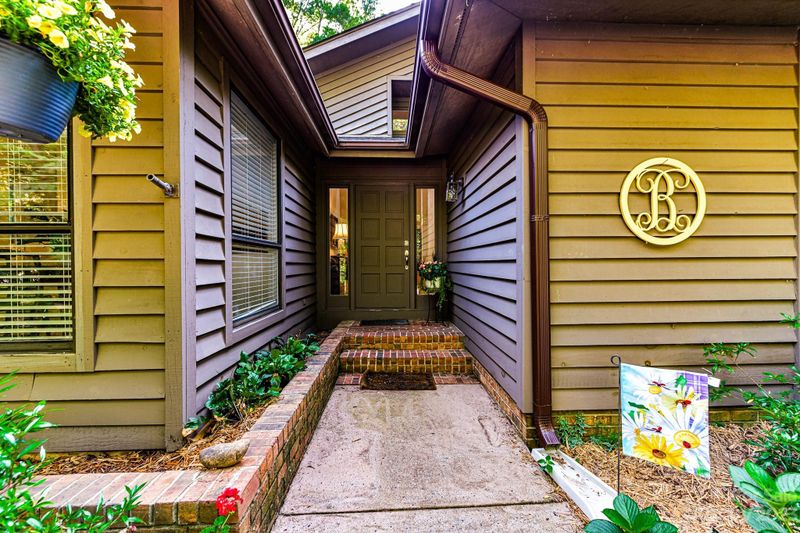410 Windward Dr, Davidson, NC 28036