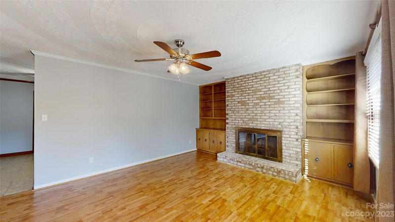 1778 Waterfalls Dr, Lincolnton, NC 28092