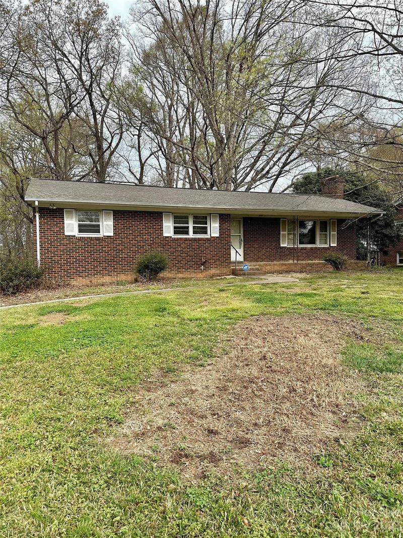 110 Princess Ln, Dallas, NC 28034