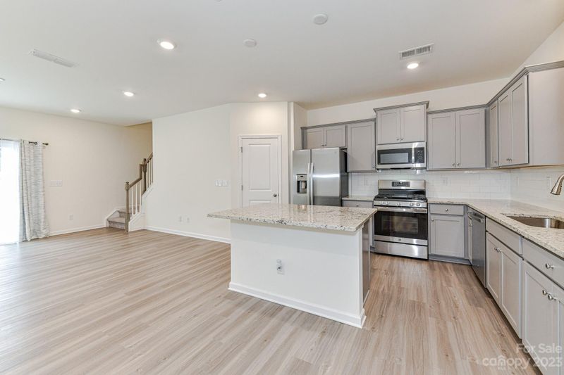 129 Harpers Run Ln, Matthews, NC 28104