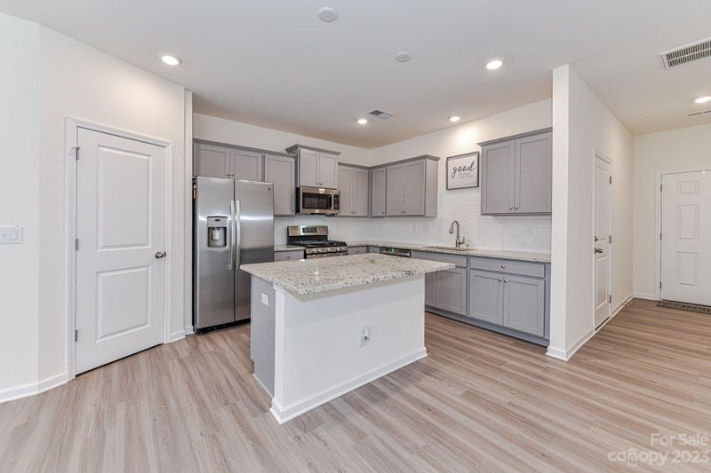 129 Harpers Run Ln, Matthews, NC 28104