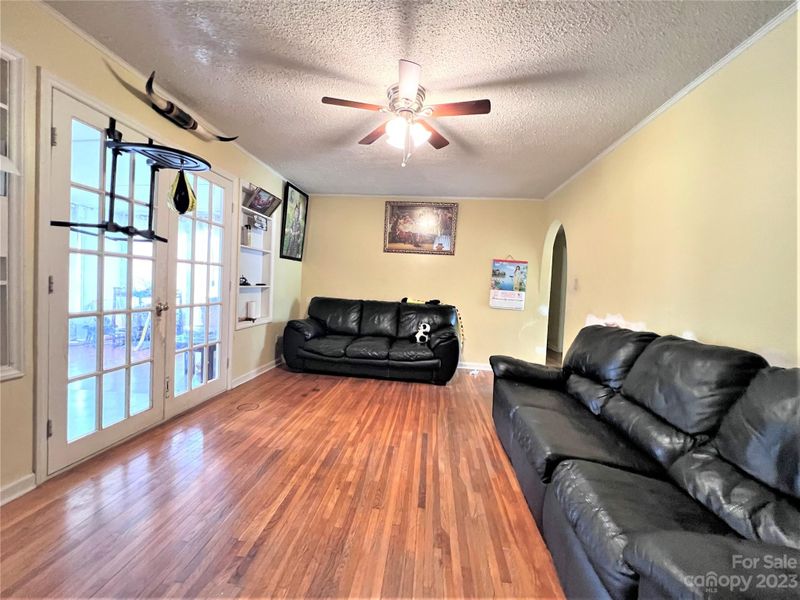 6500 Eaglecrest Rd, Charlotte, NC 28212
