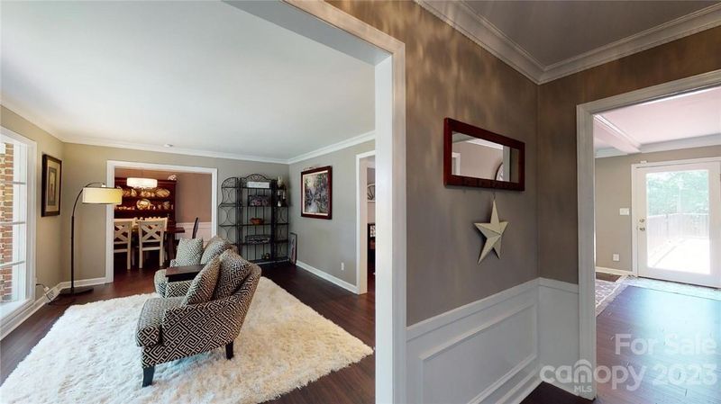 317 Pine Island Dr, Charlotte, NC 28214