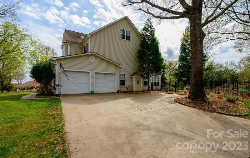104 Forest Glen Rd, Mooresville, NC 28115