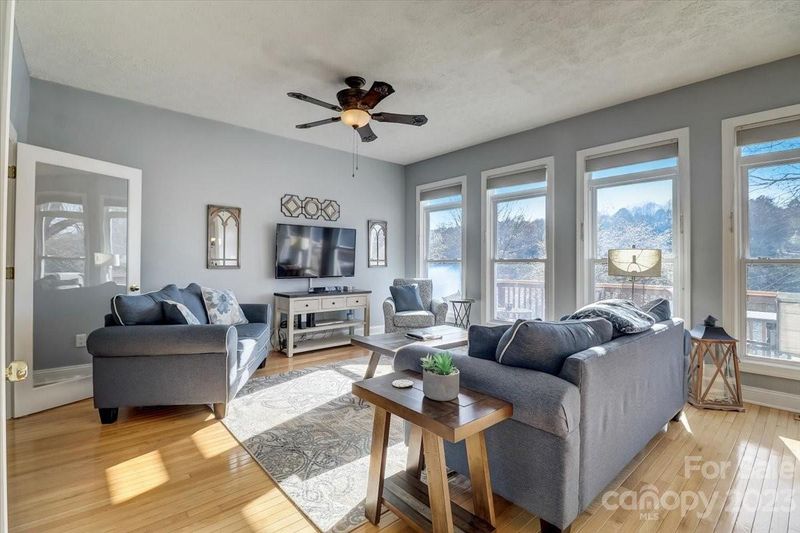 3985 Duffy Dr, Sherrills Ford, NC 28673