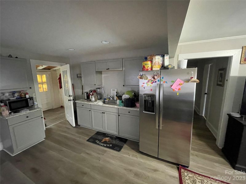 8633 Moody Rd, Charlotte, NC 28215