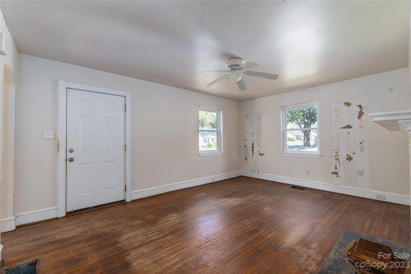 1249 Edgewood Rd, Charlotte, NC 28208