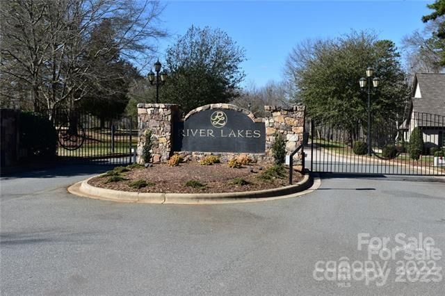 8025 Water View Dr, Belmont, NC 28012