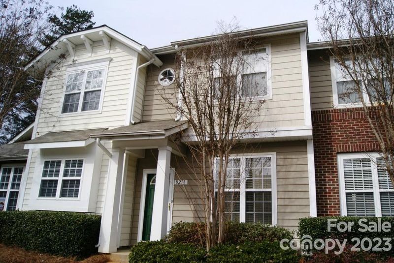8211 Chaceview Ct, Charlotte, NC 28269