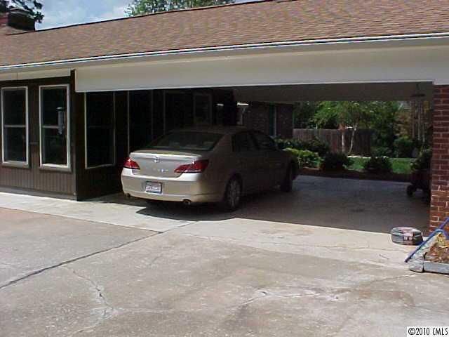 5428 Lansing Dr, Charlotte, NC 28270