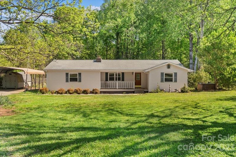 305 Smith Rd, Mount Holly, NC 28120