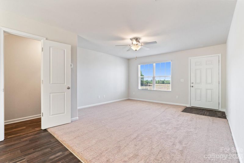5039 Wolfridge Ave, Charlotte, NC 28214